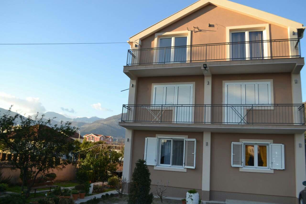 Petkovic Accommodation ティヴァト エクステリア 写真