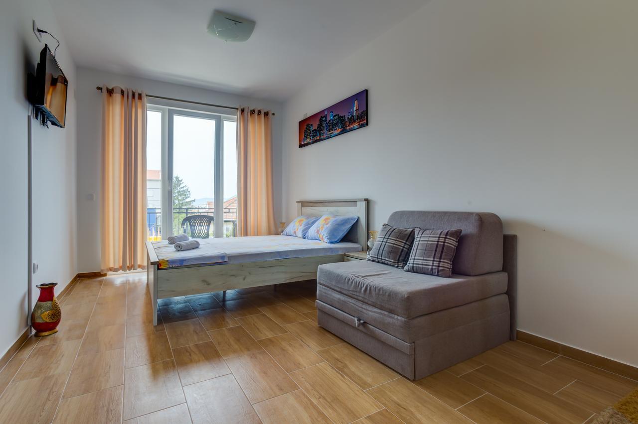 Petkovic Accommodation ティヴァト エクステリア 写真